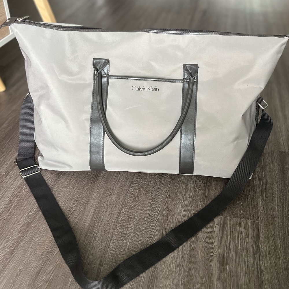 EUC!! Calvin Klein Tote Duffel Bag Large Grey